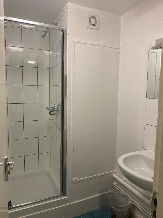 Charming Rooms For Students Only, Cricklewood Lane - Sk London Kültér fotó